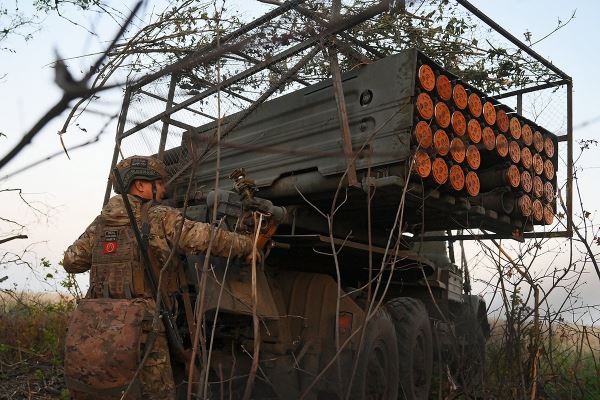 «Это дорога на Славянск и Краматорск». На Западе подняли тревогу из-за ситуации вокруг Красноармейска. Что там происходит сейчас?