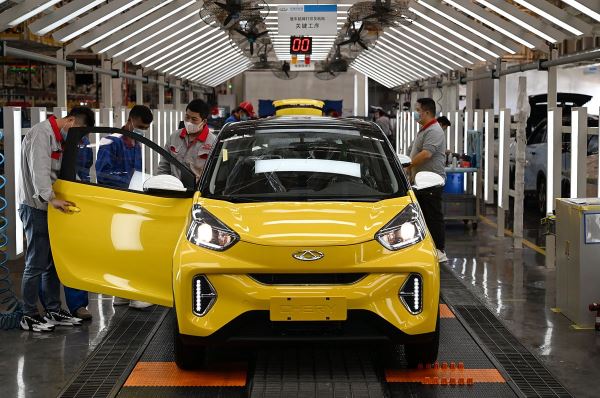 Все говорят об уходе Chery из России. Китайский автопроизводитель это опровергает. Что происходит?